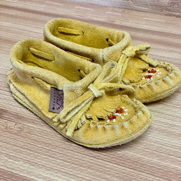 Cozy Yellow Children's Moccasins‎ with Beaded Detail - Picture 1 of 7